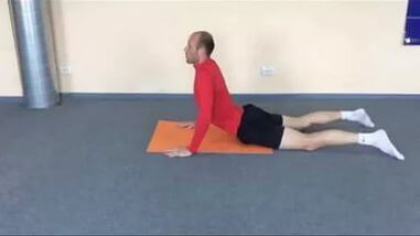 La thérapie par l'exercice aide à renforcer les muscles du dos affaiblis en cas d'ostéochondrose